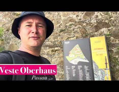 Schloss Walldeck mit Hund – Burganlage an der Edertalsperre
