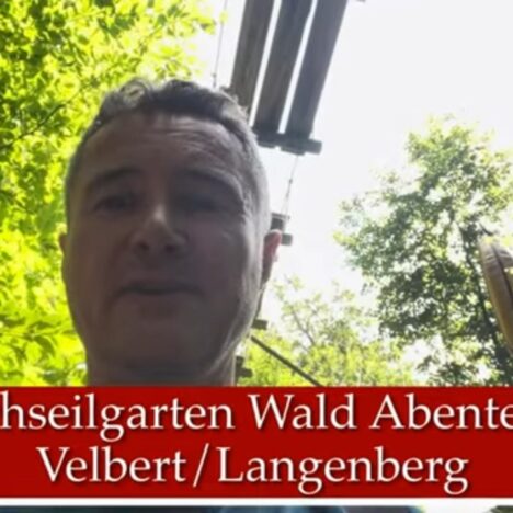 Bismarckturm Velbert Langenberg mit Hund – Aussichtsturm mit Biergarten im Waldkletterpark