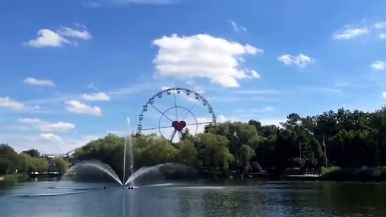 Bobbejaanland mit Hund: Freizeitpark in Belgien für Hundebesitzer